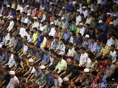 Melihat Salat Gerhana di Sejumlah Daerah di Indonesia