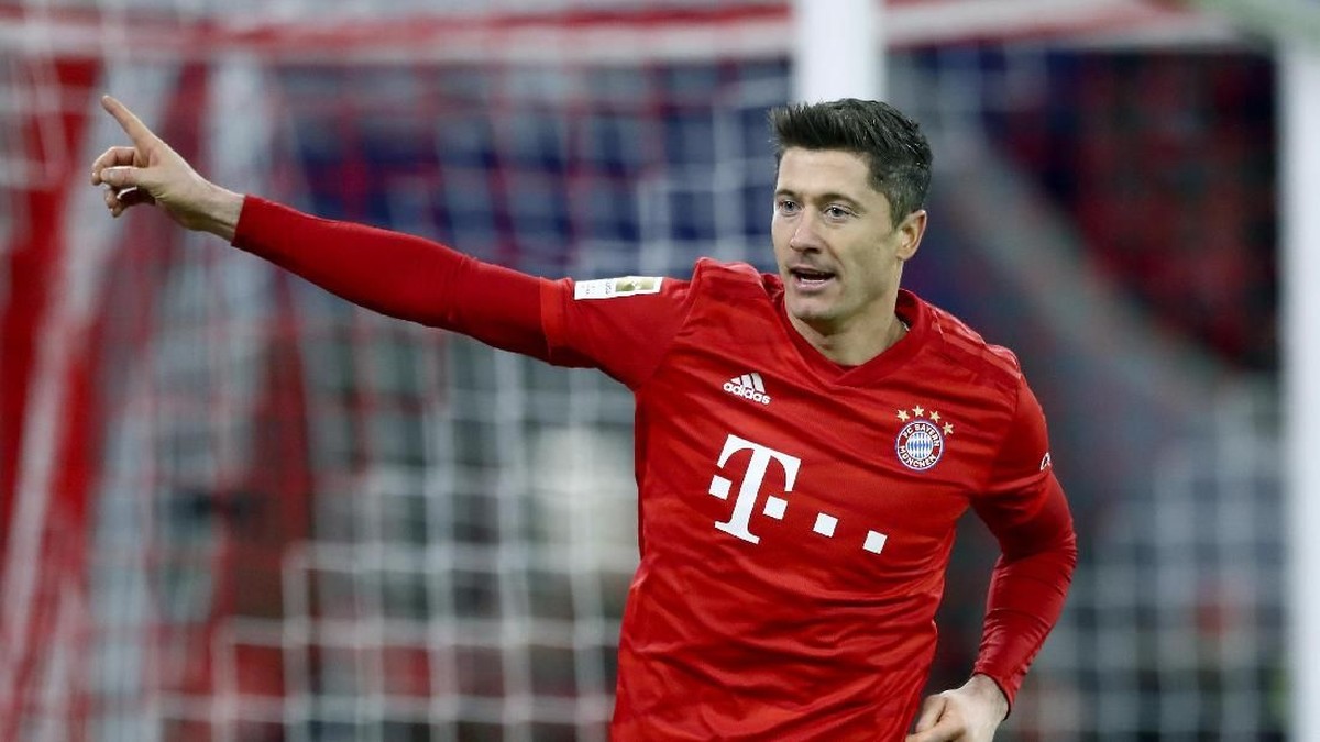 Robert Lewandowski jadi pemain tertajam di 2019 dengan 54 gol (Matthias Schrader/AP Photo)
