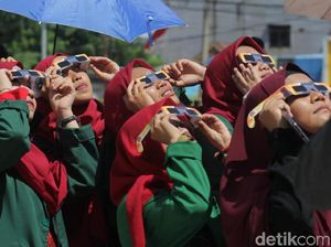Benarkah Melihat Gerhana Matahari Bisa Bikin Buta? Ini Faktanya Benarkah Melihat Gerhana Matahari Bisa Bikin Buta? Ini Faktanya