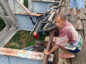 Pria di Bondowoso Dikabarkan Jatuh ke Sungai dan Hilang Terseret Arus Pria di Bondowoso Dikabarkan Jatuh ke Sungai dan Hilang Terseret Arus