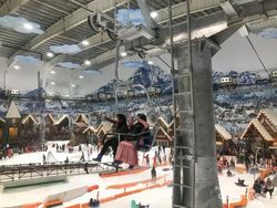 Hore! Bisa Main Salju Lagi Nih di Trans Snow World Bekasi