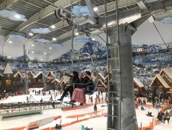 Hore! Bisa Main Salju Lagi Nih di Trans Snow World Bekasi