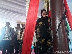 Risma Ajak Warga Surabaya Saling Peduli ke Tetangga