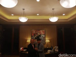 Iwan Bule dan Shin Tae-yong Bicarakan Finalisasi Kontrak Iwan Bule dan Shin Tae-yong Bicarakan Finalisasi Kontrak