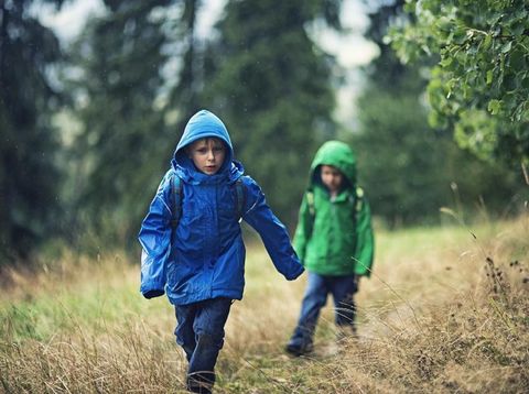 Tips Liburan Bersama Anak-Anak di Musim Hujan