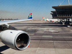 Kaus Ular Bikin Bocah 10 Tahun Dicegat Saat Mau Naik Pesawat