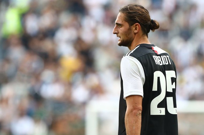 TURIN, ITALY - SEPTEMBER 28:  Adrien Rabiot of Juventus looks on during the Serie A match between Juventus and SPAL at Allianz Stadium on September 29, 2019 in Turin, Italy.  (Photo by Marco Luzzani/Getty Images)