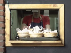 Hampir Bangkrut, Kini Kandang Ayam Jadi Kuliner Favorit di Bandung