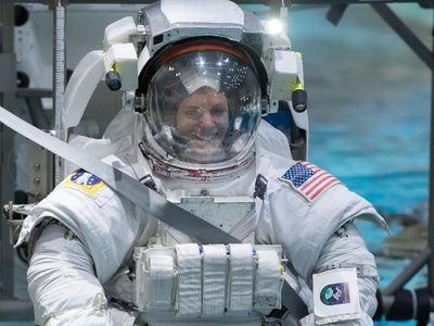 Intip Latihannya Astronot NASA yang Akan Terbang ke Bulan dan Mars
