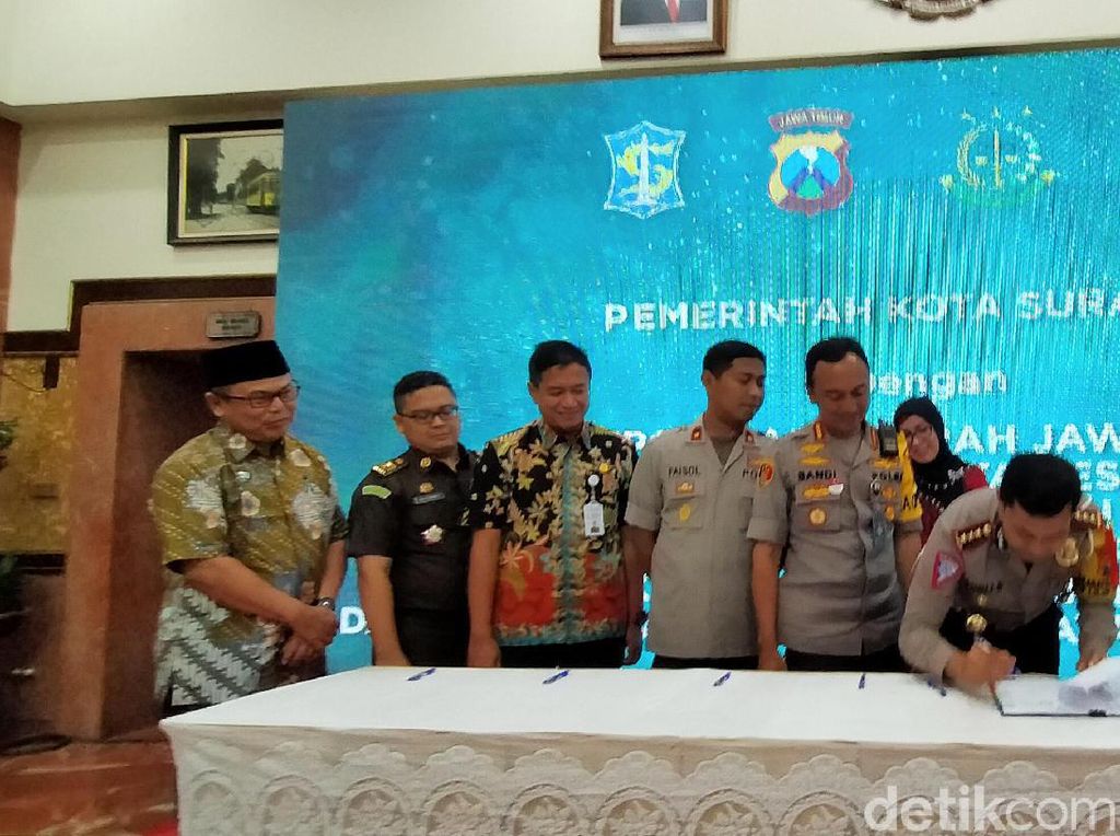 Kamera e-Tilang di Surabaya Akan Dipasang di 20 Titik Kamera e-Tilang di Surabaya Akan Dipasang di 20 Titik