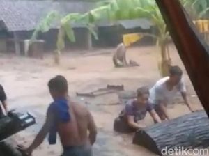 Sungai Meluap Akibat Hujan Banjiri 5 Desa di Madiun