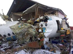 Begini Proses Evakuasi Pesawat Jatuh di Kazakhstan