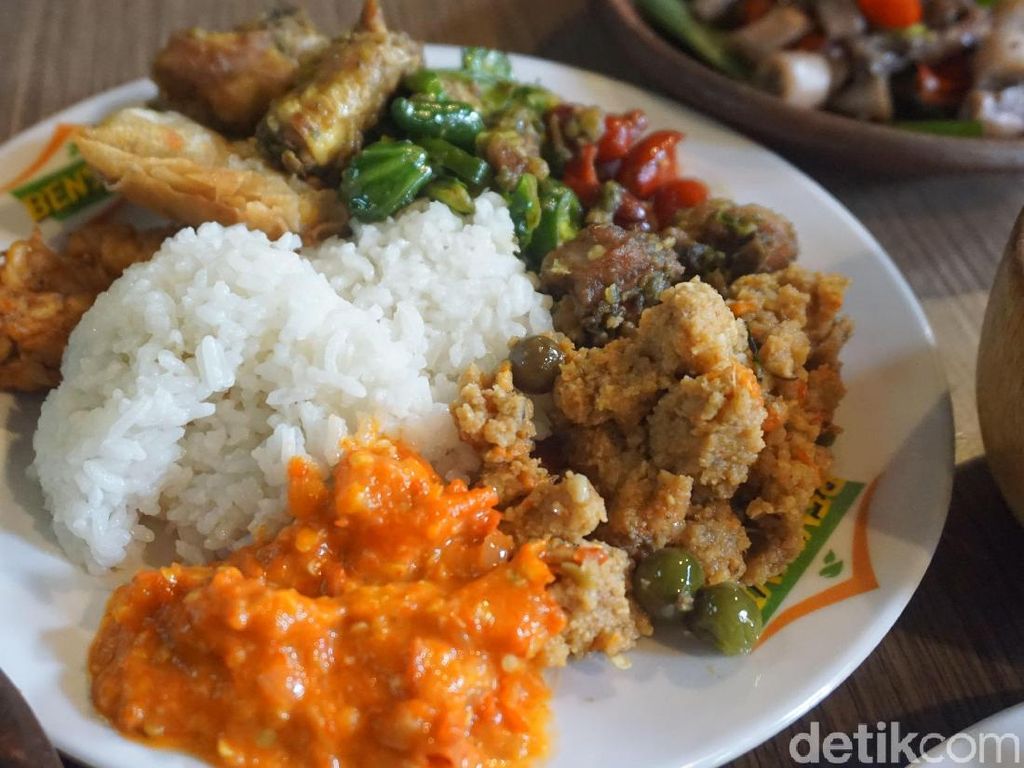 BenSunda : Makan Sekenyangnya Cuma Bayar Rp 30.000 di Restoran Artis