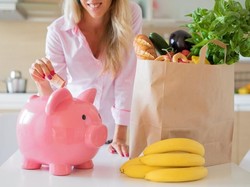 Para Wanita Ungkap Kebiasaan Makan Super Hemat di Tahun 2019