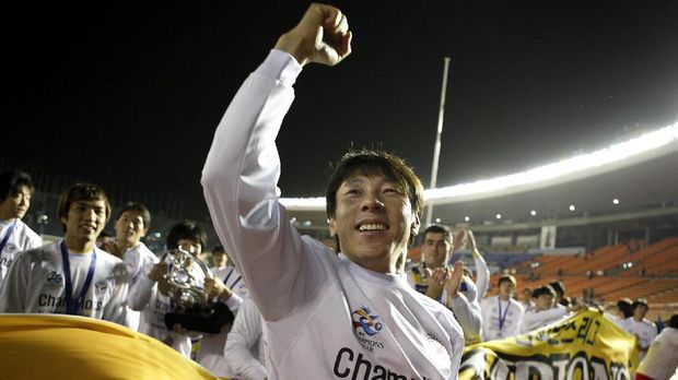 Shin Tae Yong punya pengalaman melatih timnas kelompok umur.