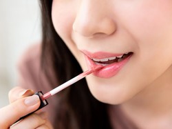 Ini 3 Cara Pakai Lip Cream Matte Anti-Bibir Kering