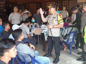 Cegah Kecelakaan, Puluhan Sopir Bus di Prabumulih Sumsel Dites Urine Cegah Kecelakaan, Puluhan Sopir Bus di Prabumulih Sumsel Dites Urine