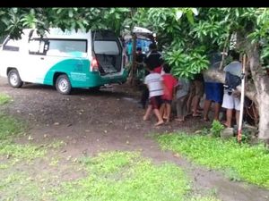 Innalillahi...Imam Salat Jumat Wafat dalam Pangkuan Makmum di Klaten