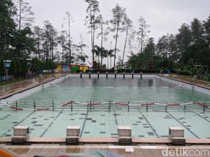 Banjir Bandang, Pemandian Air Panas Padusan Pacet Ditutup