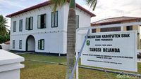 Mengunjungi Bangunan Cagar Budaya di Siak Riau