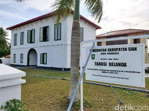 Mengunjungi Bangunan Cagar Budaya di Siak Riau Mengunjungi Bangunan Cagar Budaya di Siak Riau