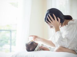 Kenali Fenomena Baby Blues dan Cara Mengatasinya
