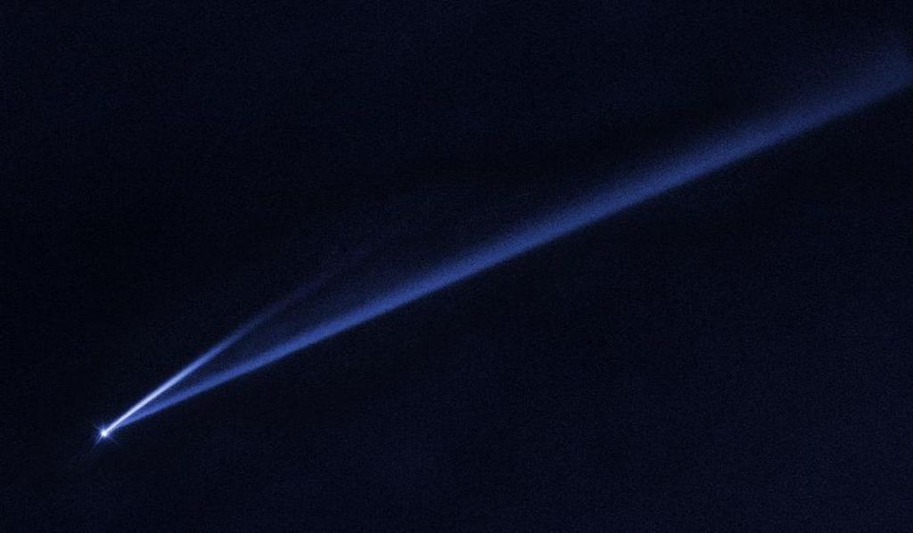 Asteroid (6478) Gault. Ini bukan komet berekor, melainkan asteroid ekor kembar yang tertangkap saat akan hancur secara bertahap, Foto: NASA, ESA, K. Meech, J. Kleyna (University of Hawaii), O. Hainut (European Southern Observatory). 
