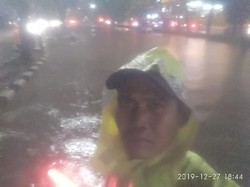Underpass Gandaria City Jaksel Banjir, Lalin Dialihkan
