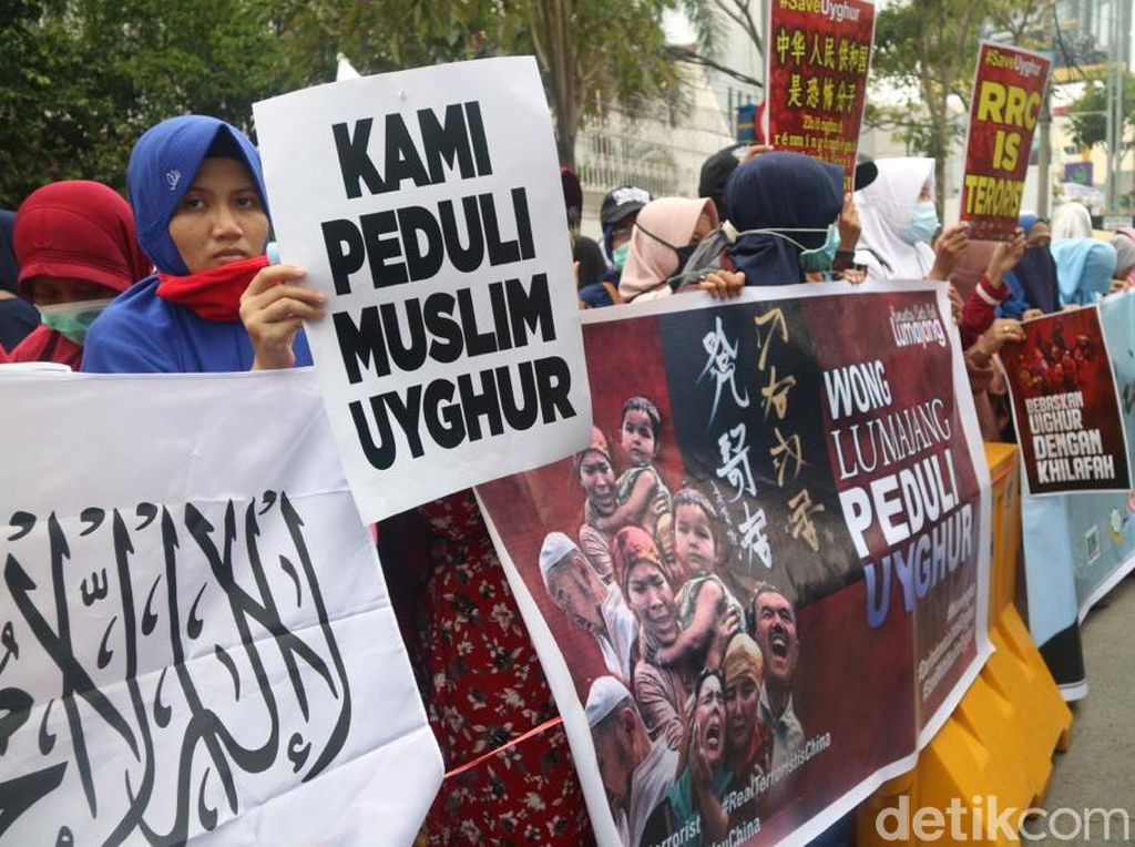 Aliansi Umat Islam Surabaya Kecewa Pemerintah Tak Bersikap Soal Uighur Aliansi Umat Islam Surabaya Kecewa Pemerintah Tak Bersikap Soal Uighur