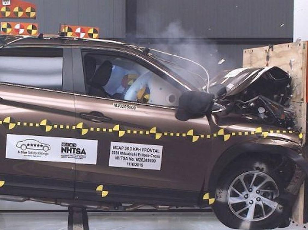 Diuji Tabrak, Mobil Gerhana Mitsubishi Dapat Nilai Tinggi Diuji Tabrak, Mobil Gerhana Mitsubishi Dapat Nilai Tinggi