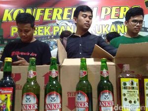 Polisi Sita Ratusan Botol Miras Ilegal di Makassar, 2 Pedagang Diciduk