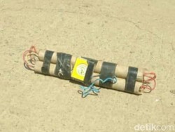 Video Temuan Benda Mirip Bom Rakitan di Jalan Trans Sulawesi Barru