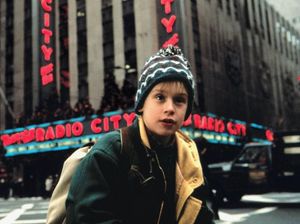 10 Film Natal Legendaris yang Wajib Ditonton di Liburan ini! 10 Film Natal Legendaris yang Wajib Ditonton di Liburan ini!