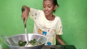 Centil dan Kocak Penyanyi Dangdut Cilik, Bunga Salsabila yang Jago Masak