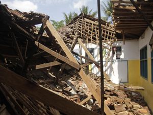 Ngeri! Bangunan SD di Sukabumi Ambruk Akibat Gempa