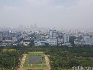 Liburan di Jakarta, Menikmati Kota dari Puncak Monas