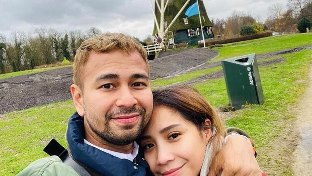Foto liburan Raffi Ahmad dan Nagita Slavina