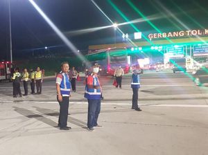 3 Kendaraan Dievakuasi, Lalin Tol Kalikangkung Kembali Normal 3 Kendaraan Dievakuasi, Lalin Tol Kalikangkung Kembali Normal