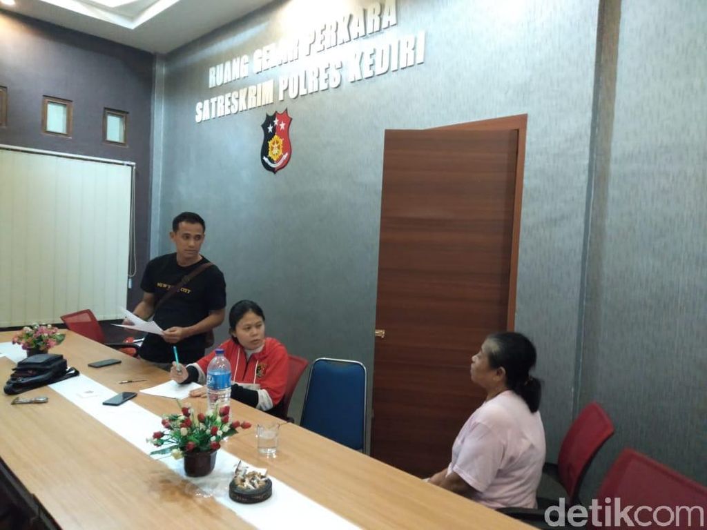 Ibu di Kediri Bunuh Anak Kandungnya Sendiri Idap Gangguan Jiwa Ibu di Kediri Bunuh Anak Kandungnya Sendiri Idap Gangguan Jiwa