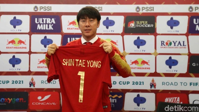 Shin Tae-yong Resmi Jadi Pelatih Timnas Indonesia Shin Tae-yong telah resmi menjadi pelatih anyar Timnas Indonesia. Dia diperkenalkan di Stadion Pakansari, Cibinong, Sabtu (28/12/2019).