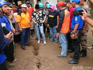 16 Bangunan Retak Dampak Tanah Gerak, Ini Langkah Bupati Trenggalek 16 Bangunan Retak Dampak Tanah Gerak, Ini Langkah Bupati Trenggalek