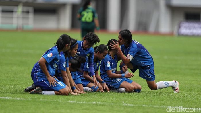 Persib Bandung juara Liga 1 2019 Putri. (Pradita Utama/detikSport) Persib Bandung juara Liga 1 2019 Putri. (Pradita Utama/detikSport)