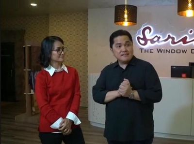 Momen Santai Erick Thohir Blusukan ke Sarinah