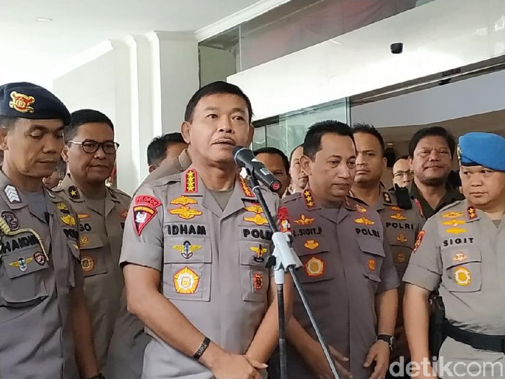 2 Polisi Aktif Tersangka Peneror Novel, Kapolri Minta Penyidikan Transparan 2 Polisi Aktif Tersangka Peneror Novel, Kapolri Minta Penyidikan Transparan