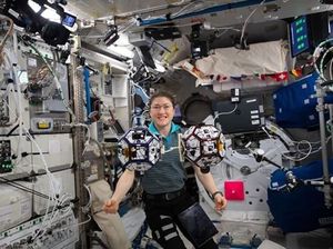 Potret Astronot Tukang Listrik, Perempuan Terlama Tinggal di Luar Angkasa Potret Astronot Tukang Listrik, Perempuan Terlama Tinggal di Luar Angkasa