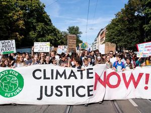 2019: Tahun Bangkitnya Kesadaran dan Aksi Protes Perubahan Iklim