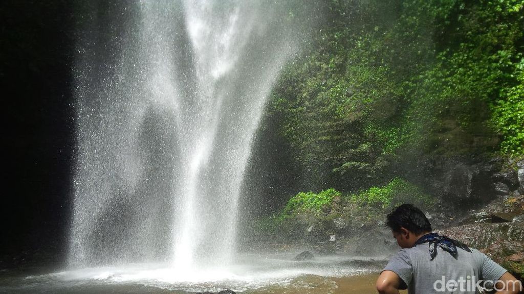 Foto: Air Terjun Penuh Misteri di Cianjur