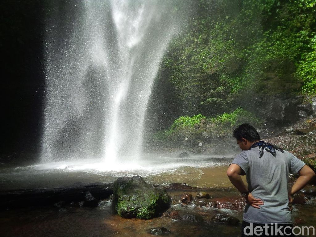 Foto: Air Terjun Penuh Misteri di Cianjur