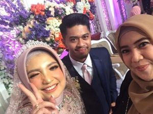 Viral Pernikahan Pengusaha Muda Berhadiah iPhone 11 di Makassar Viral Pernikahan Pengusaha Muda Berhadiah iPhone 11 di Makassar