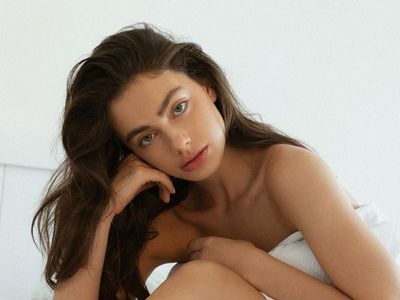 Pesona Yael Shelbia, Wanita Tercantik Dunia 2020